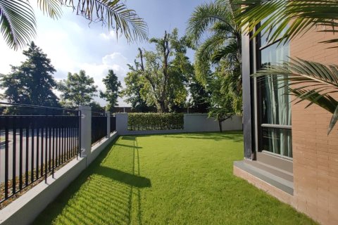 House in Saphan Sung, Bangkok, Thailand 5 bedrooms № 148528 - photo 6