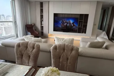 Кондоминиум с 3 спальнями в Кхлонг Сане, Бангкок, Таиланд № 148530 - фото 1