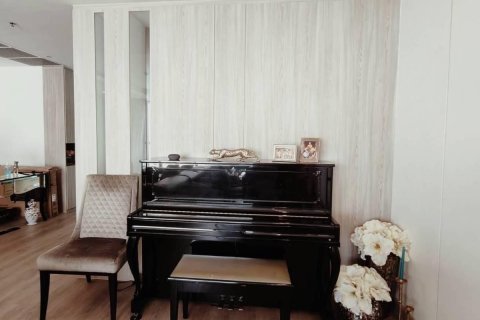 Кондоминиум с 3 спальнями в Кхлонг Сане, Бангкок, Таиланд № 148530 - фото 5