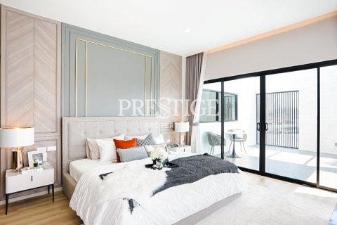 House in Pattaya, Thailand 4 bedrooms № 198170 - photo 15