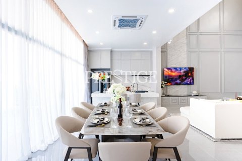 House in Pattaya, Thailand 4 bedrooms № 198170 - photo 6