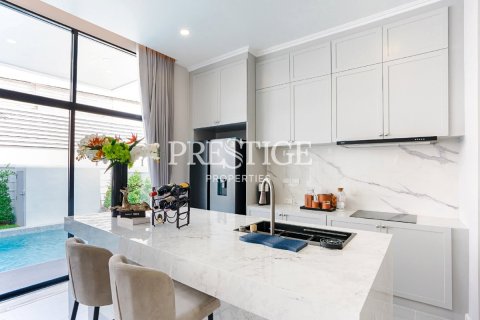 House in Pattaya, Thailand 4 bedrooms № 198170 - photo 8