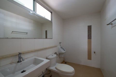 House in Chiang Mai, Thailand 3 bedrooms № 155339 - photo 18