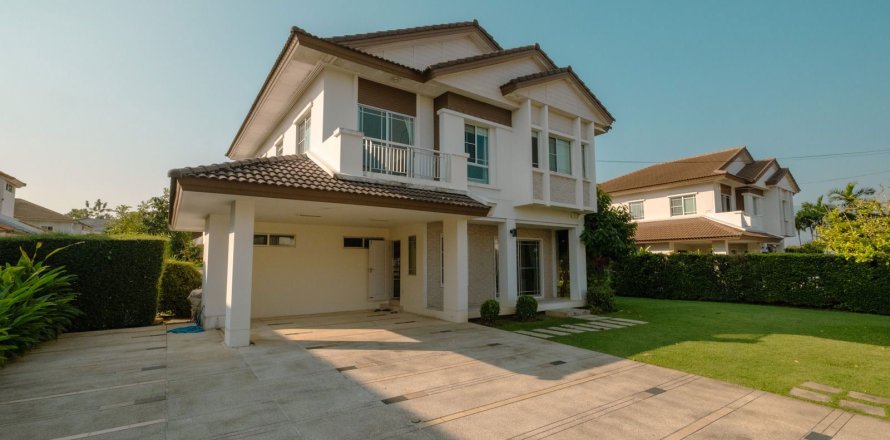 House in Chiang Mai, Thailand 3 bedrooms № 155339
