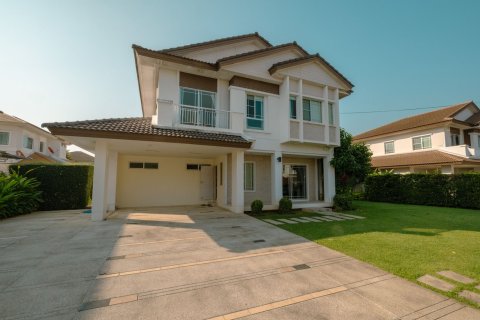 House in Chiang Mai, Thailand 3 bedrooms № 155339 - photo 2