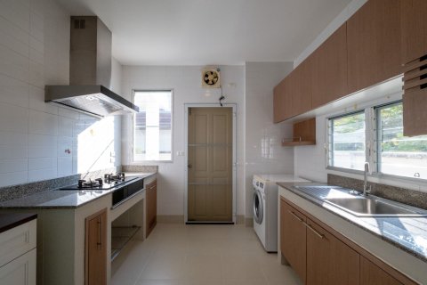 House in Chiang Mai, Thailand 3 bedrooms № 155339 - photo 8