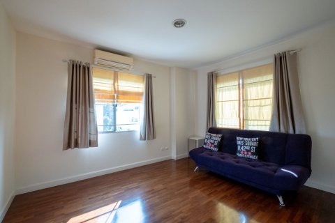 House in Chiang Mai, Thailand 3 bedrooms № 155339 - photo 15
