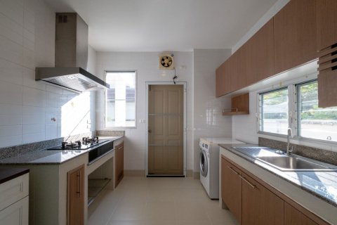 House in Chiang Mai, Thailand 3 bedrooms № 155339 - photo 8