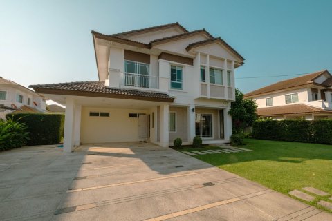 House in Chiang Mai, Thailand 3 bedrooms № 155339 - photo 2