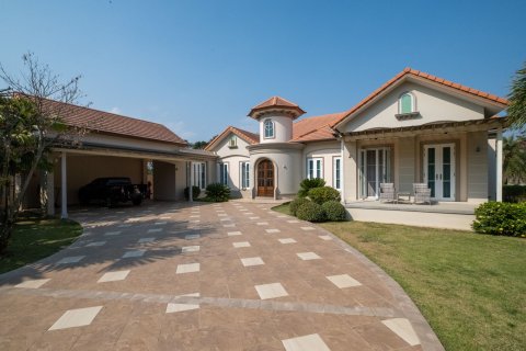 Villa in Chiang Mai, Thailand 3 bedrooms № 155338 - photo 4