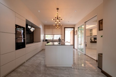 Villa in Chiang Mai, Thailand 3 bedrooms № 155338 - photo 17