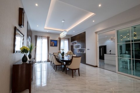 Villa in Chiang Mai, Thailand 3 bedrooms № 155338 - photo 12