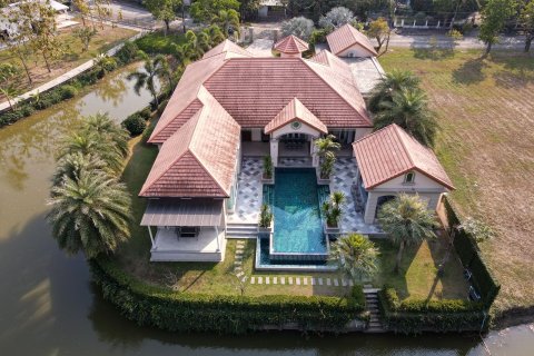 Villa in Chiang Mai, Thailand 3 bedrooms № 155338 - photo 1