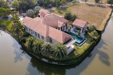 Villa in Chiang Mai, Thailand 3 bedrooms № 155338 - photo 5