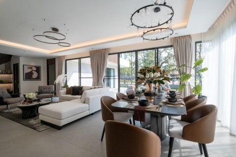 Villa in Chiang Mai, Thailand 4 bedrooms № 155342 - photo 5