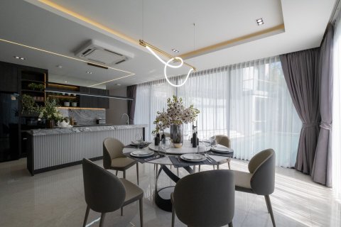 Villa in Chiang Mai, Thailand 4 bedrooms № 155340 - photo 8