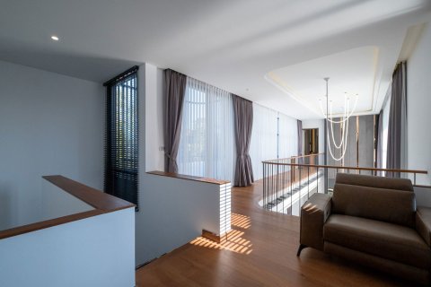 Villa in Chiang Mai, Thailand 4 bedrooms № 155340 - photo 15