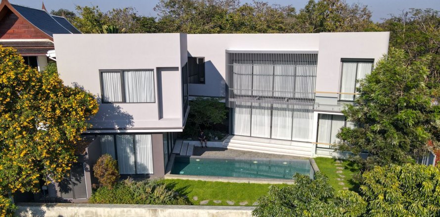 Villa in Chiang Mai, Thailand 4 bedrooms № 155340