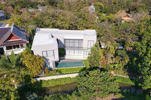 Villa in Chiang Mai, Thailand 4 bedrooms № 155340 - photo 2