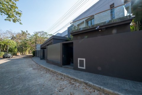 Villa in Chiang Mai, Thailand 4 bedrooms № 155340 - photo 29