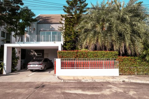 House in Chiang Mai, Thailand 3 bedrooms № 155341 - photo 1