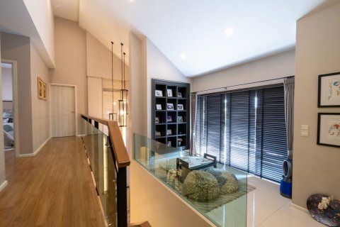 House in Chiang Mai, Thailand 3 bedrooms № 155341 - photo 11