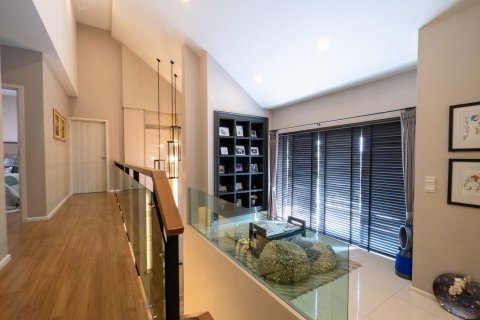 House in Chiang Mai, Thailand 3 bedrooms № 155341 - photo 11