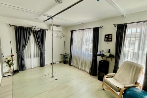 Maison à Samut Prakan, Thaïlande 4 chambres № 137435 - photo 4