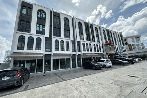 Commercial property in Phuket, Thailand № 147543 - photo 1