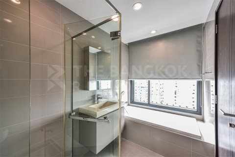 Condo in Bangkok, Thailand, 2 bedrooms № 184760 - photo 8