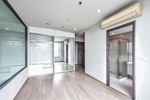 Condo in Bangkok, Thailand, 2 bedrooms № 184760 - photo 10