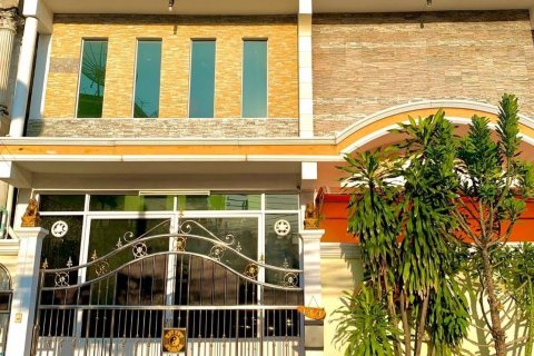 House in Bangkok Yai, Thailand 2 bedrooms № 139363 - photo 1