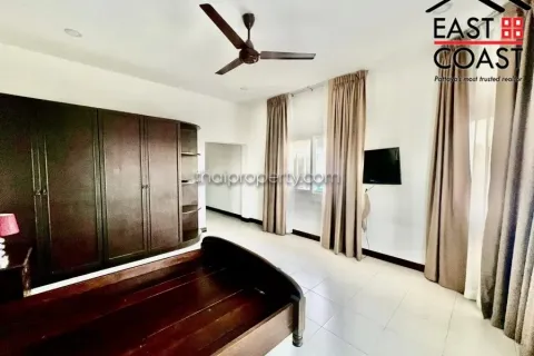 Casa de 5 dormitorios en Pattaya, Tailandia № 213287 - foto 13