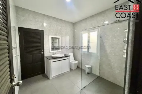 Casa de 5 dormitorios en Pattaya, Tailandia № 213287 - foto 18