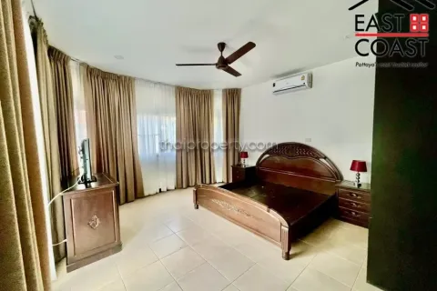 Casa de 5 dormitorios en Pattaya, Tailandia № 213287 - foto 10