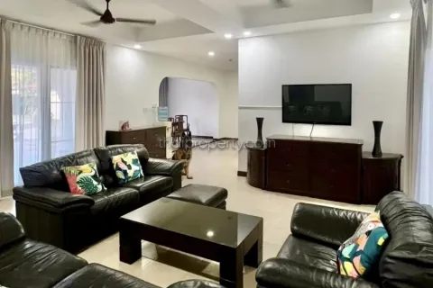 Casa de 5 dormitorios en Pattaya, Tailandia № 213287 - foto 6