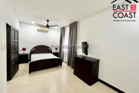 Casa de 5 dormitorios en Pattaya, Tailandia № 213287 - foto 17