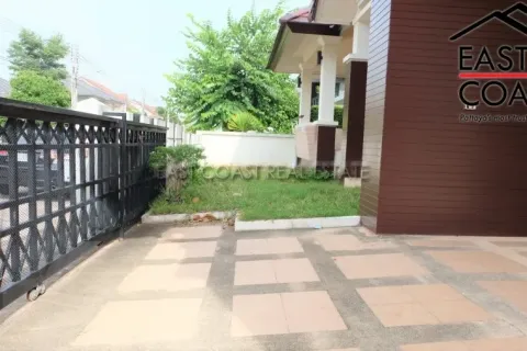 Casa de 5 dormitorios en Pattaya, Tailandia № 213285 - foto 5