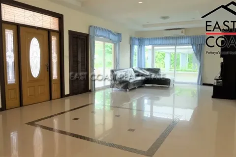 Casa de 5 dormitorios en Pattaya, Tailandia № 213285 - foto 10