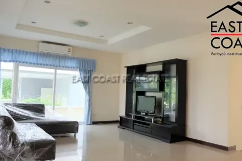 Casa de 5 dormitorios en Pattaya, Tailandia № 213285 - foto 13