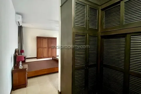 Casa de 5 dormitorios en Pattaya, Tailandia № 213288 - foto 8