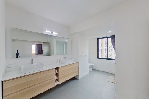 Condo in Phaya Thai, Bangkok, Thailand, 3 bedrooms  № 160796 - photo 19