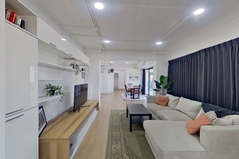 Condo in Phaya Thai, Bangkok, Thailand, 3 bedrooms  № 160796 - photo 3