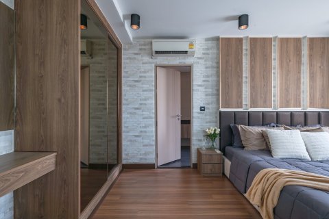 Condo in Phra Khanong, Bangkok, Thailand, 3 bedrooms  № 160799 - photo 11