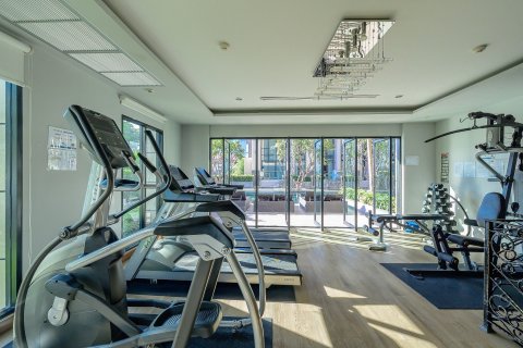 Condo in Phra Khanong, Bangkok, Thailand, 3 bedrooms  № 160799 - photo 20