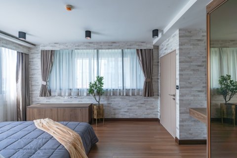 Condo in Phra Khanong, Bangkok, Thailand, 3 bedrooms  № 160799 - photo 10