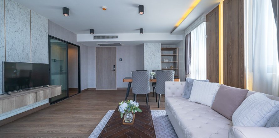 Condo in Phra Khanong, Bangkok, Thailand, 3 bedrooms  № 160799