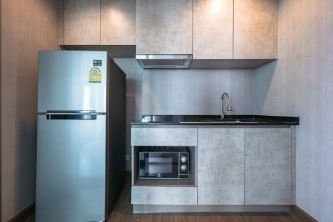 Condo in Phra Khanong, Bangkok, Thailand, 3 bedrooms  № 160799 - photo 7