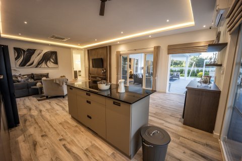 Villa in Hua Hin, Thailand 3 bedrooms № 160795 - photo 6