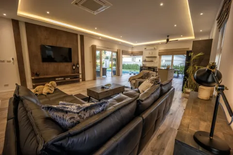 Villa in Hua Hin, Thailand 3 bedrooms № 160795